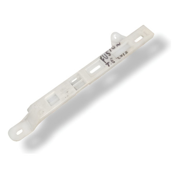 Guia Parachoque Traseiro Esquerda Ford Fusion Titanium 2015