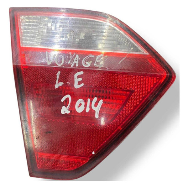 Lanterna Tampa Traseira Esquerda Volkswagen Voyage 5u5945093 Esquerdo/motorista Vermelho
