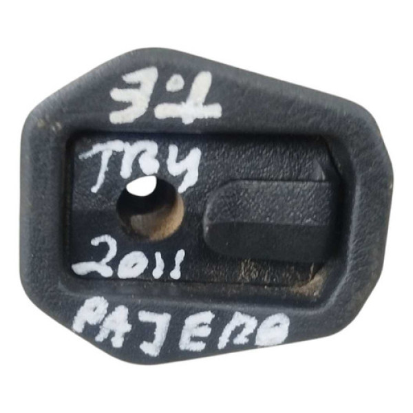 Gancho Porta Malas Traseira Esquerda Mitsubishi Pajero