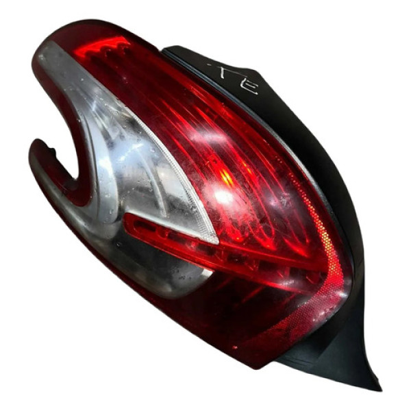 Lanterna Lado Esquerda Peugeot 208 2016 2017 2018 47550745 Direito/passageiro Vermelho