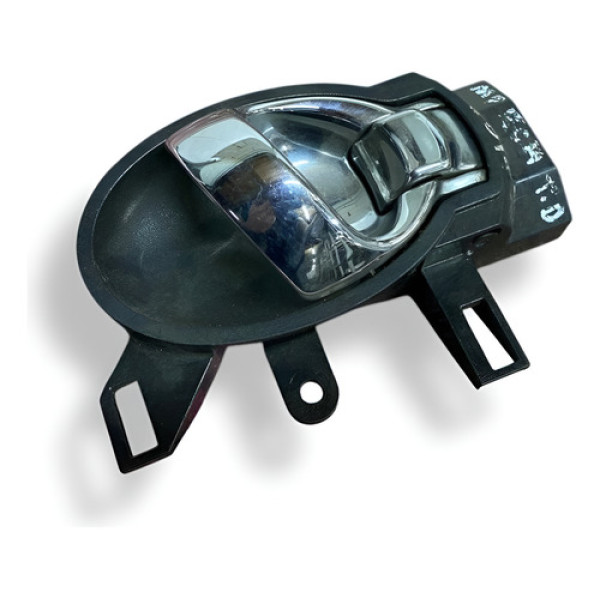 Maçaneta Interna Traseira Direita Nissan Marchi 2013/17  Traseira