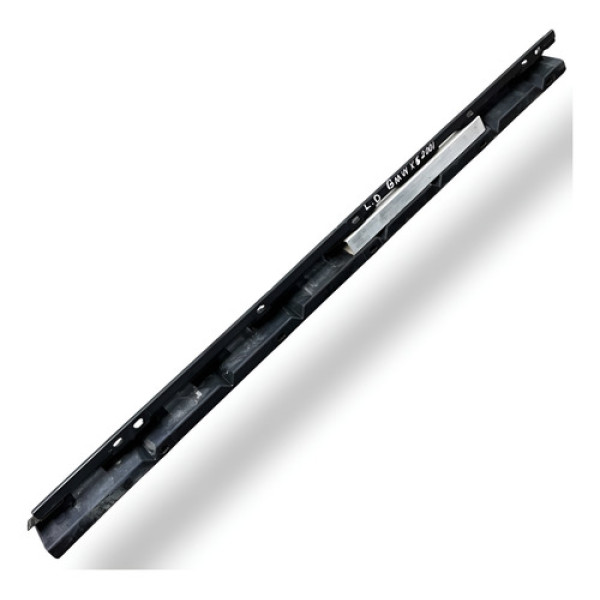 Guia Suporte Spoiler Lado Direito Bmw X5 2001 2002 8408710