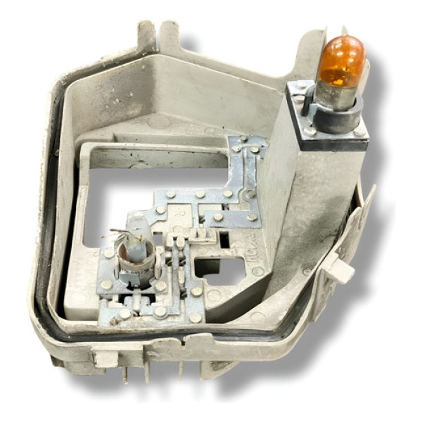 Circuito Lanterna Lado Direito C/detalhe Voyage Gol G6 2014 Direito/passageiro Vermelho