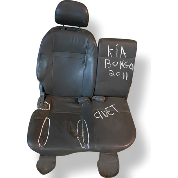 Banco Traseiro Direito Kia Bongo 20112012 C/detalhe Preto