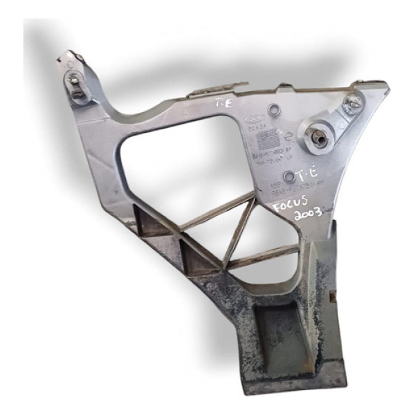Guia Suporte Párachoque Tras Esquerdo Focus Sedan98abf17a882