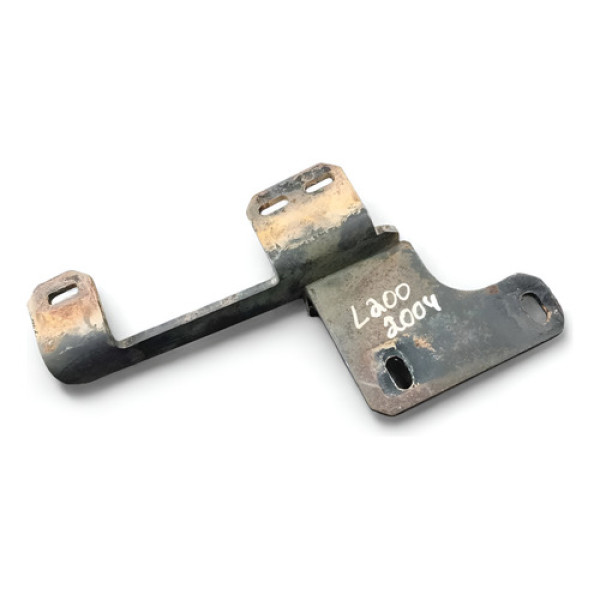 Suporte Guia Parachoque Diant Esquerdo Mitsubishi L200 2004