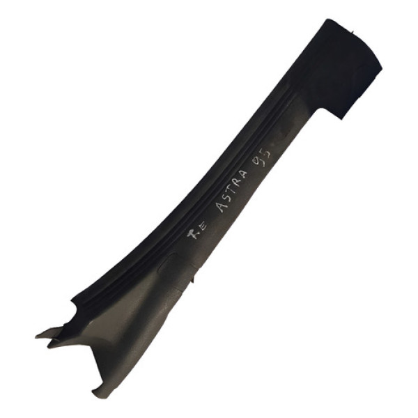 Soleira Da Porta Traseira Esquerda  Gm Astra 1995 90359887 Preto