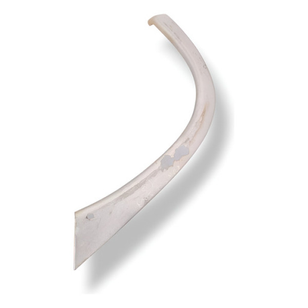 Acabamento Paralama Traseiro Esquerdo Gm Corsa 1998 A 2003