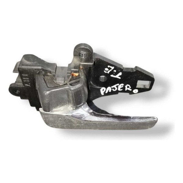 Macaneta Interna Traseira Esquerda Pajero 2010/2013 5716a579 Traseira