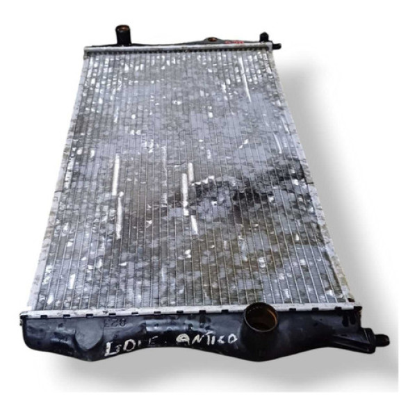 Radiador De Água Volkswagen Golf 1998 1999 2000 2001