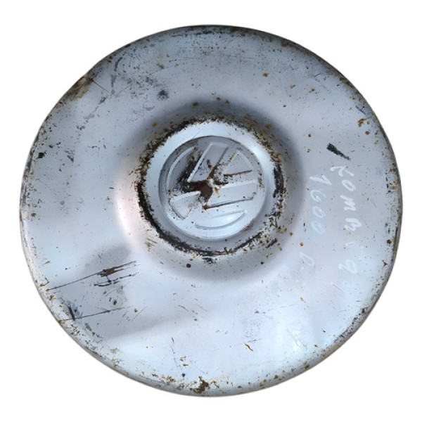 Calota Roda Dianteira Esquerda Volkswagen Kombi 1.6 1999  Prateado