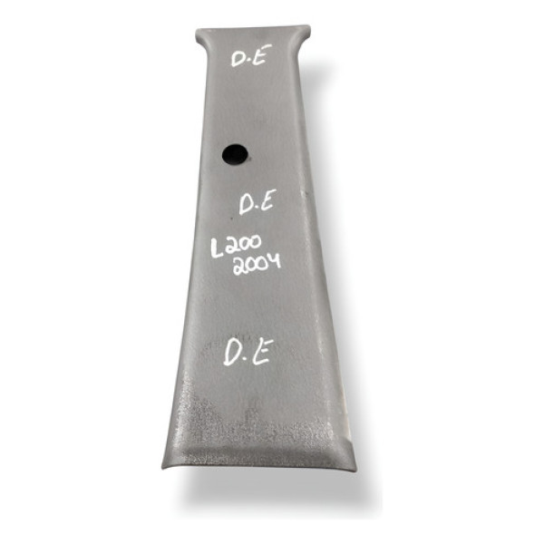 Moldura Superior Coluna Central Esquerda L200 2004 Mr117749
