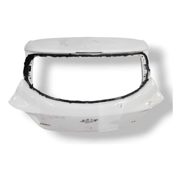 Tampa Traseira Porta Malas Chevrolet Onix 2013/2019 Detalhe Branco
