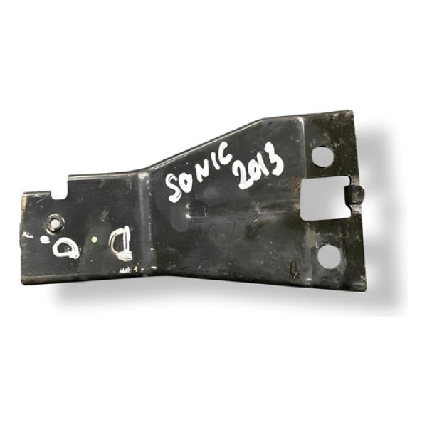 Suporte Inferior Parachoque Dianteiro Direito Gm Sonic 2013