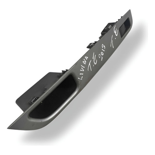 Moldura Botao Vidro Traseira Esquerda Livina 2014 82961az70a