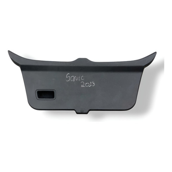 Acabamento Tampa Traseira Chevrolet Sonic 2013 95909992 Preto