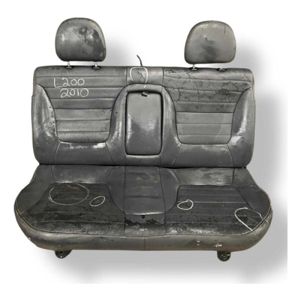 Banco Couro Traseiro Mitsubishi L200 2010 2011 Detalhe Prateado