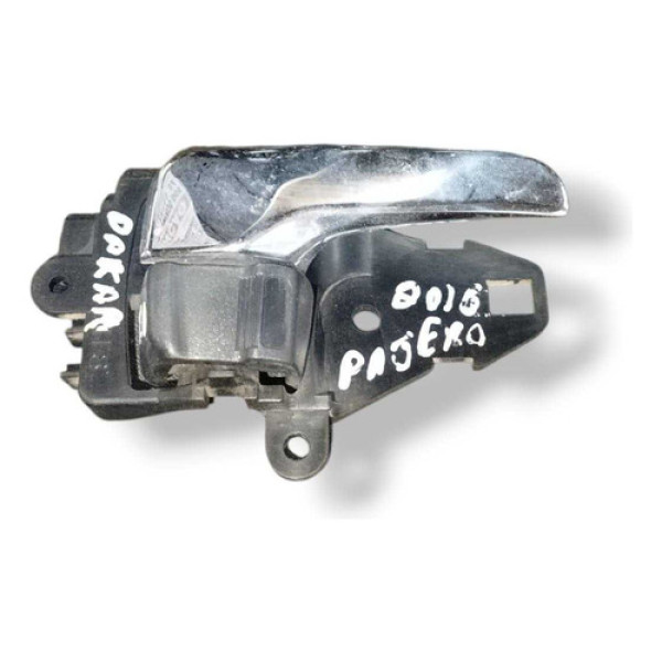 Macaneta Interna Dianteira Direita Pajero 2015/2016 5716a580 Dianteira