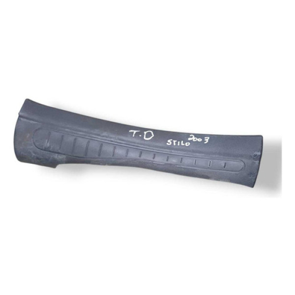 Soleira Porta Traseira Direita Fiat Stilo 2003 735276788 Cinza