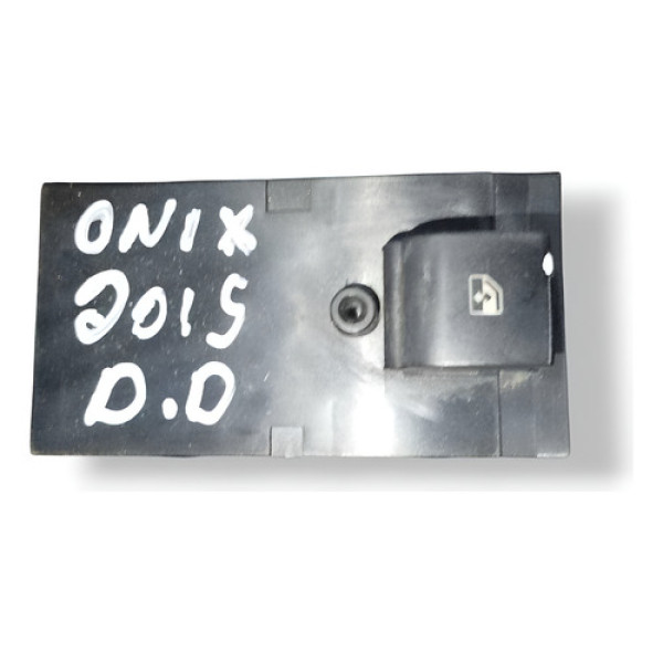 Botão Vidro Dianteiro Direito Chevrolet Onix 15/17 92221585