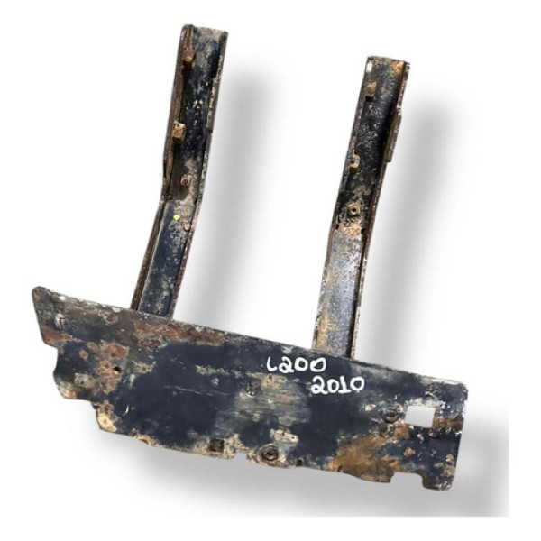 Suporte Direito Parachoque Traseiro Mitsubishi L200 2010