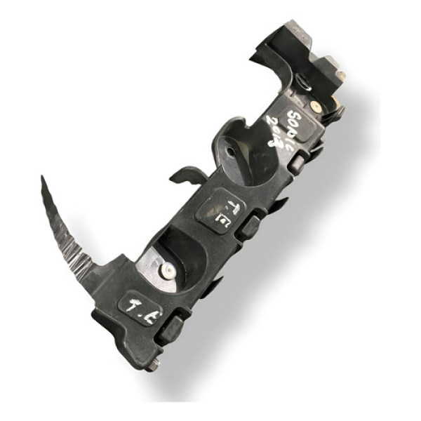 Suporte Parachoque Traseiro Esquerdo Chevrolet Sonic 2013