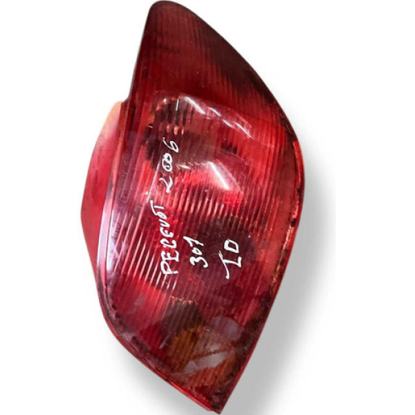 Lanterna Direita Peugeot 307 2006 2007 2008 2009 2010 2011 Direito/passageiro Vermelho